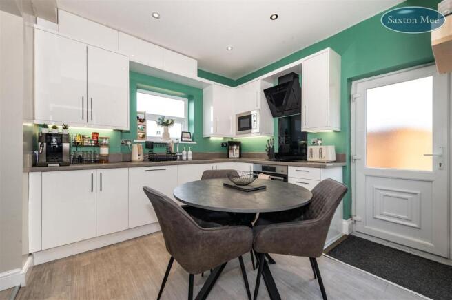 kitchen 1024.jpg
