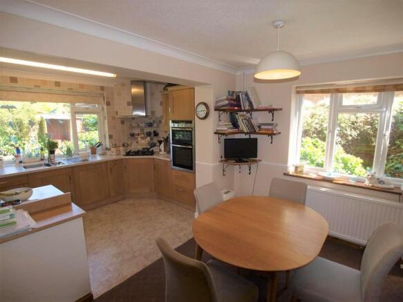KITCHEN/DINER