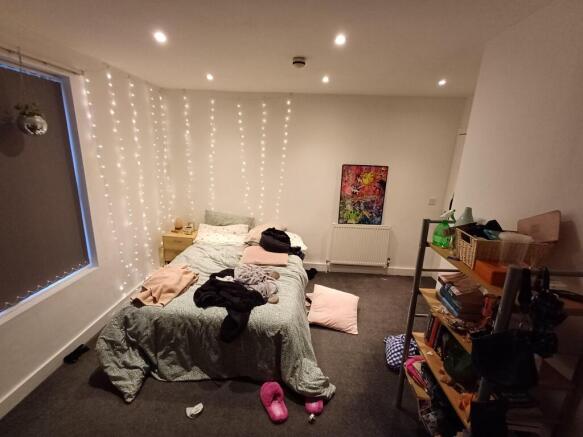 3 bed Terraced to rent Image 8