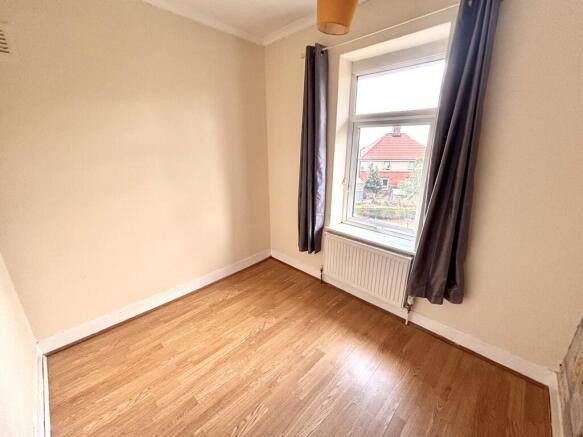 3 bed House to rent Image 12