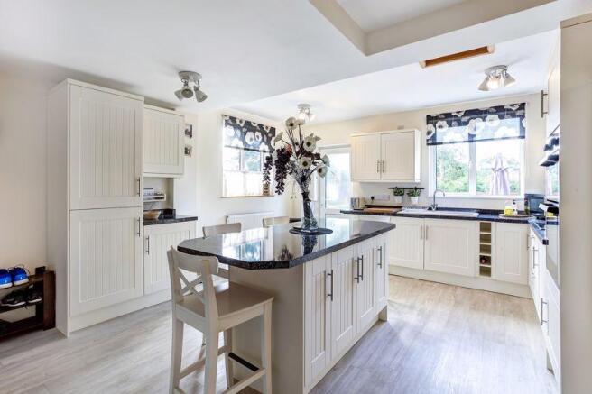 KITCHEN/BREAKF...