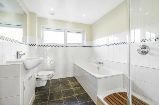 En-Suite Bathroom