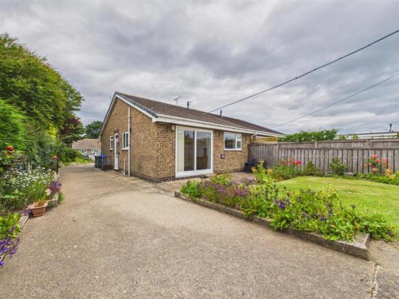 3 bed Semi-Detached Bungalow for sale Image 10