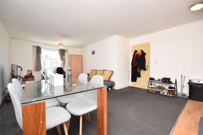 1 bed Apartment to rent Image 6