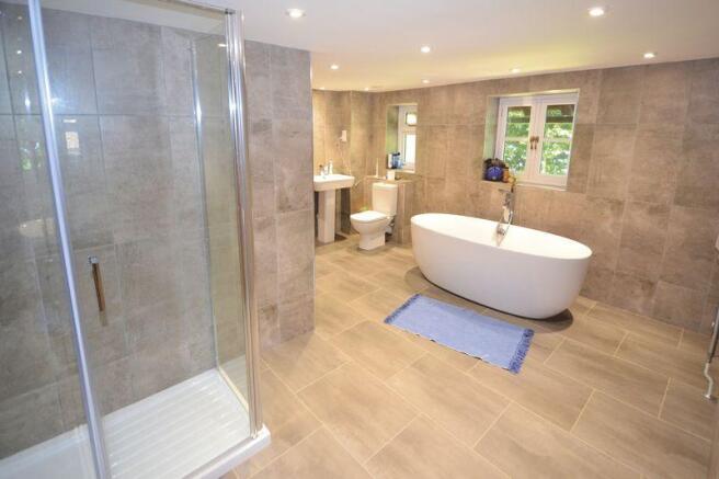 En Suite Bathroom