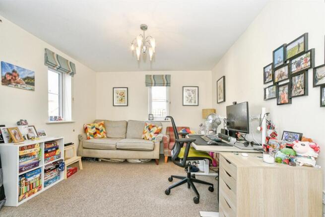 Glebe Place, Highworth, SWINDON photo 3