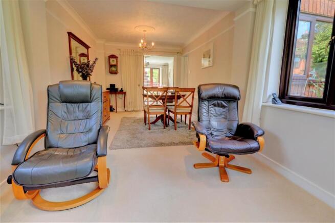 sitting room 2.jpg