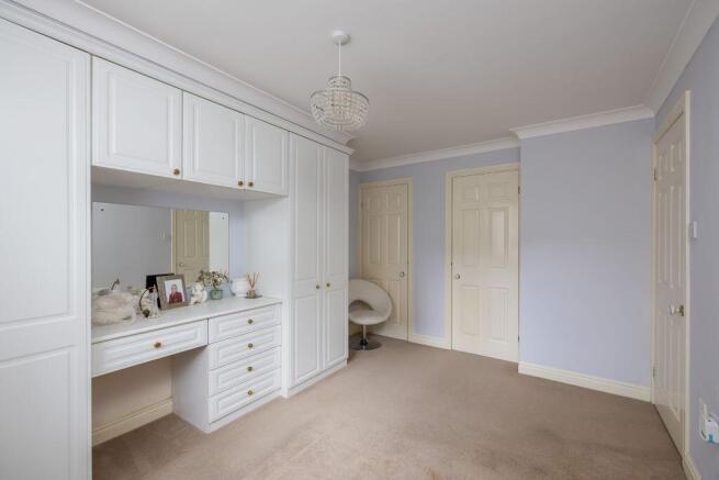 2 bed Flat for sale Image 6