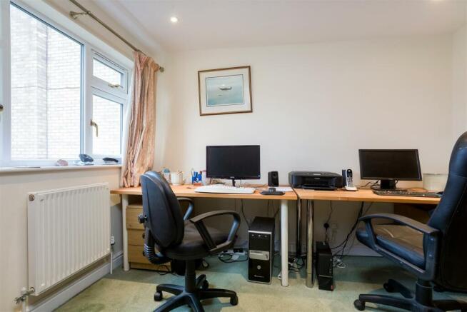 20 Manor Lane-5.jpg