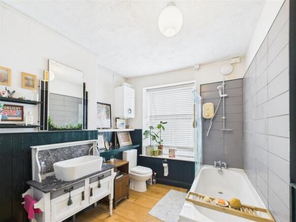 3 bed Terraced for sale Image 6