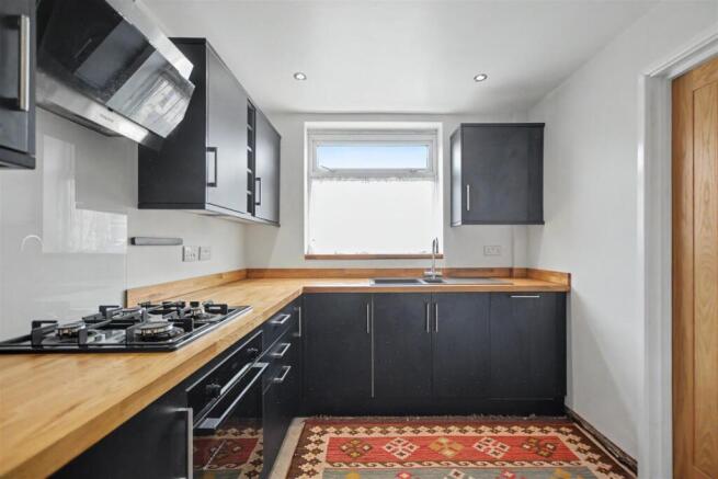 Kitchen_2.jpeg