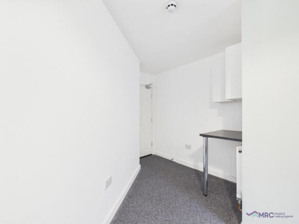 1 bed House Share to rent Image 7