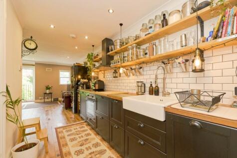 Kingswood Terrace, London, W4