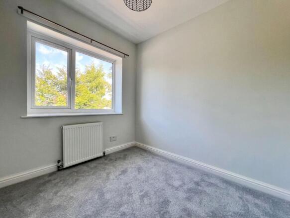 3 bed Semi-Detached to rent Image 8