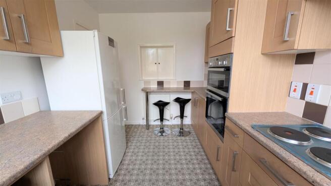2 bed Apartment to rent Image 7