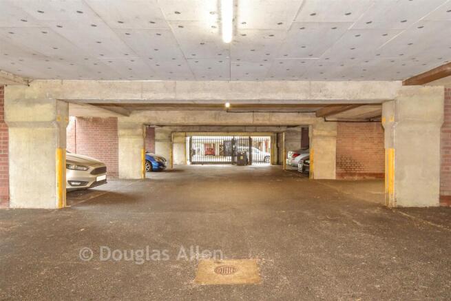Driveway/Parking