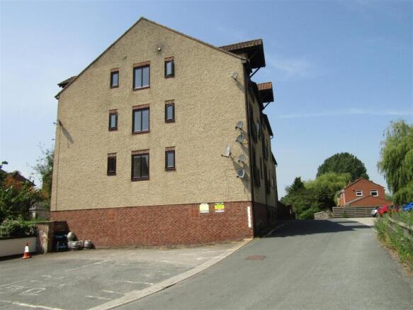 2 bed Apartment for sale Image 11