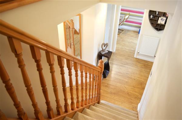 FIRST FLOOR LANDING.
