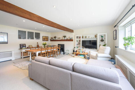Waterlow Court, Hampstead Garden Suburb, London, NW11