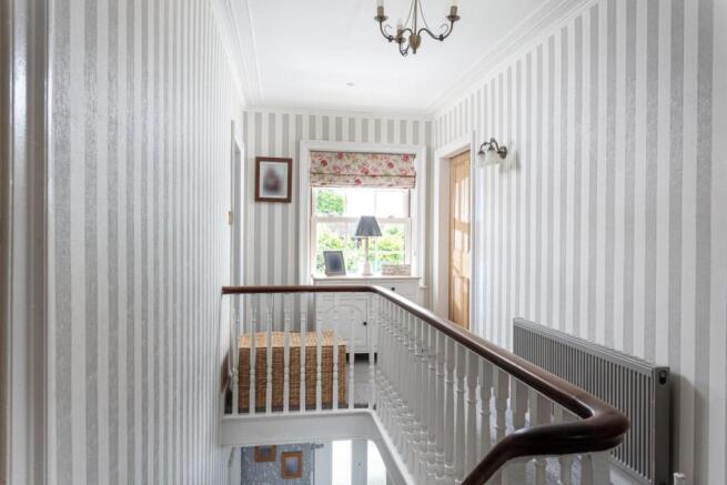 4 bed House for sale Image 11