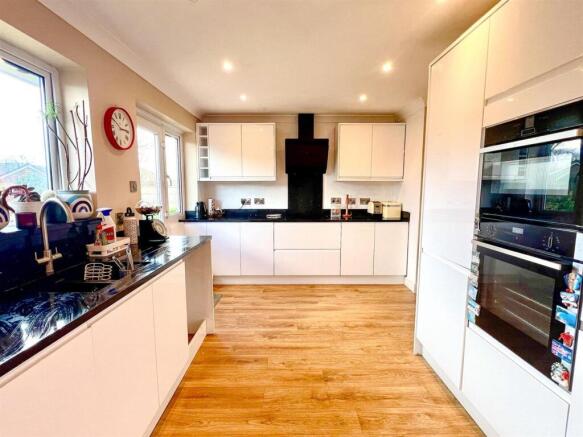 KITCHEN.jpeg