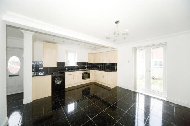 Kitchen/Dining room