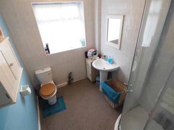Shower Room 015