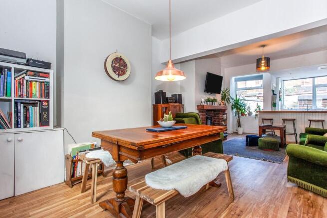 Lounge/Dining Room