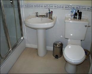 En-Suite Bathroom