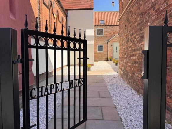 2 bed House for sale Image 12