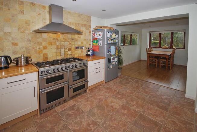 Open Plan Kitchen & Diningroom 
