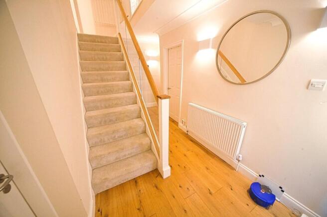 6 bed Detached for sale Image 12