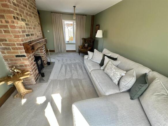 3 bed Semi-Detached for sale Image 11