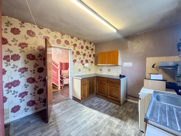 2 bed Semi-Detached for sale Image 6