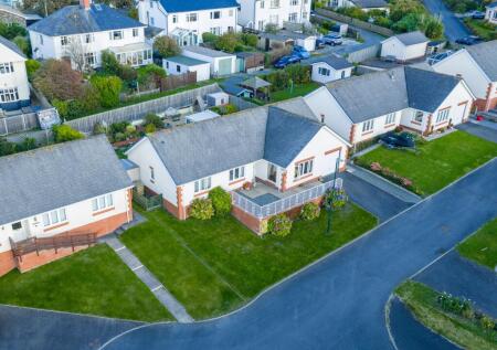 Clos Winifred, Borth, SY24