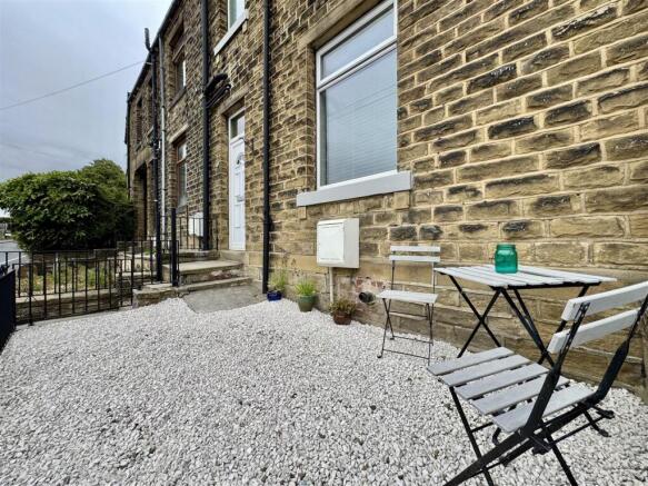 2 bed Terraced for sale Image 3