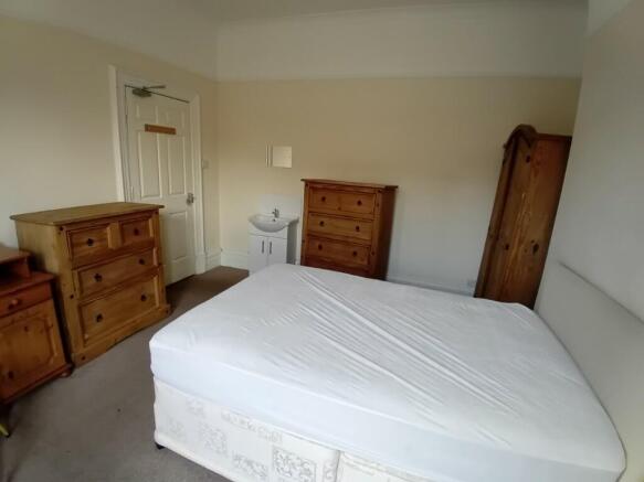 8 bed Terraced to rent Image 8