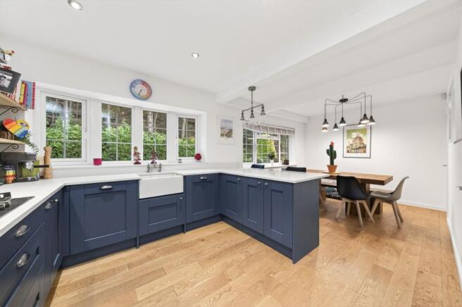 OPEN-PLAN DINING KITCHEN