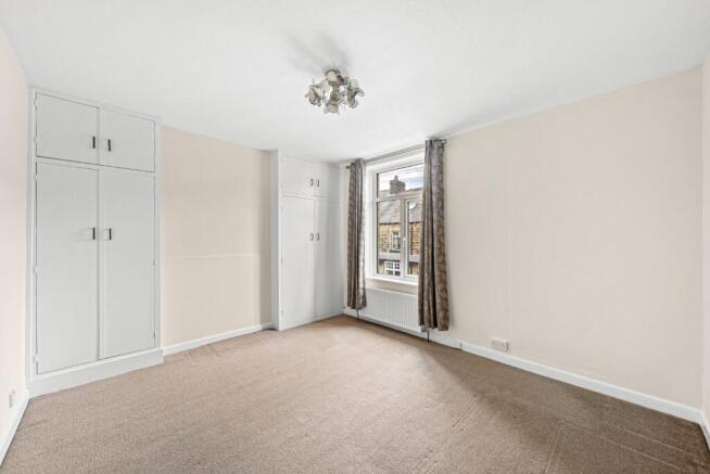 3 bed Terraced for sale Image 9