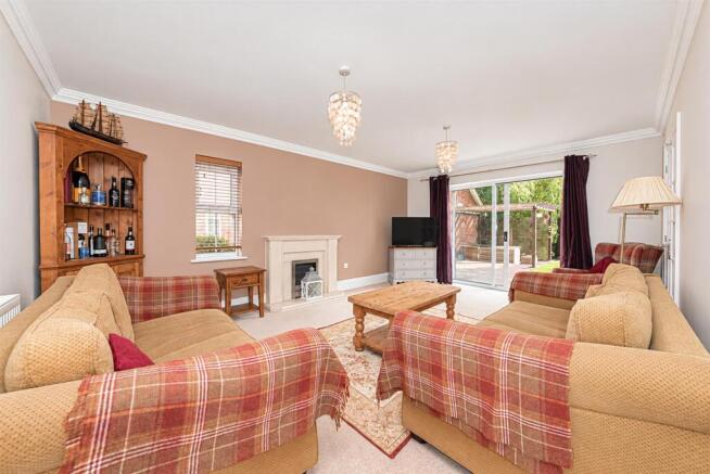 2 Cawett Drive (13).jpg