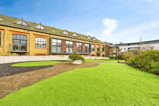 c6afeb64-CAM01085...