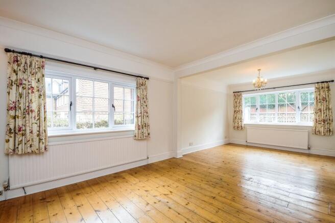 Pathfields Haslemere GU27 photo 3