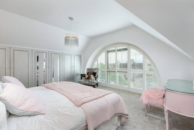 3 bed Terraced for sale Image 11