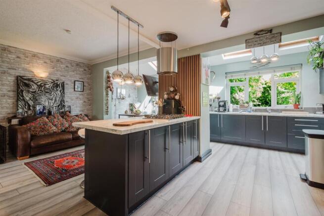 Live In Dining Kitchen