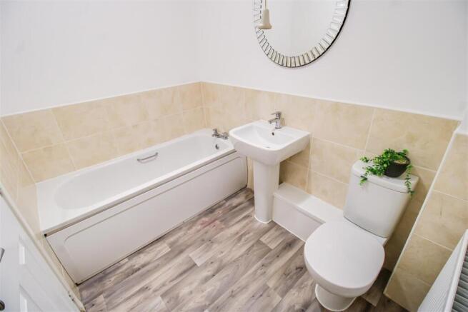3 bed Town House for sale Image 8