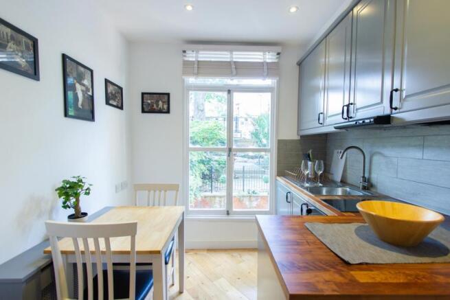 Studio Flat to rent Penywern Road, London SW5