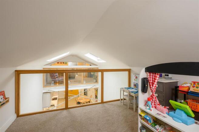 3 bed Duplex for sale Image 11