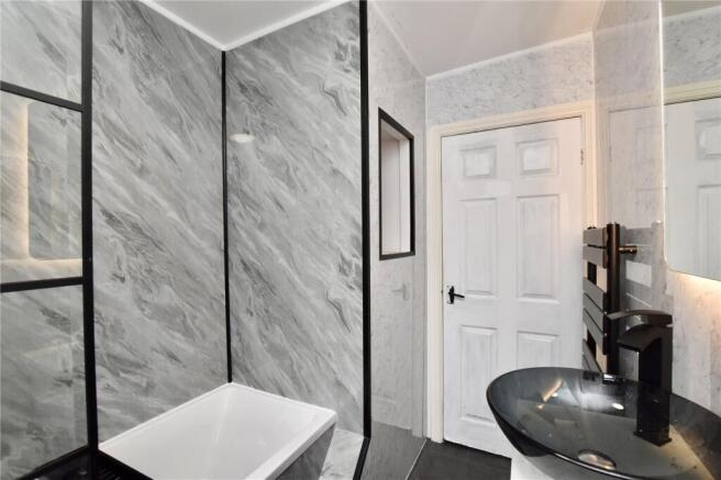 2 bed Terraced for sale Image 7