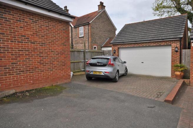 DOUBLE GARAGE