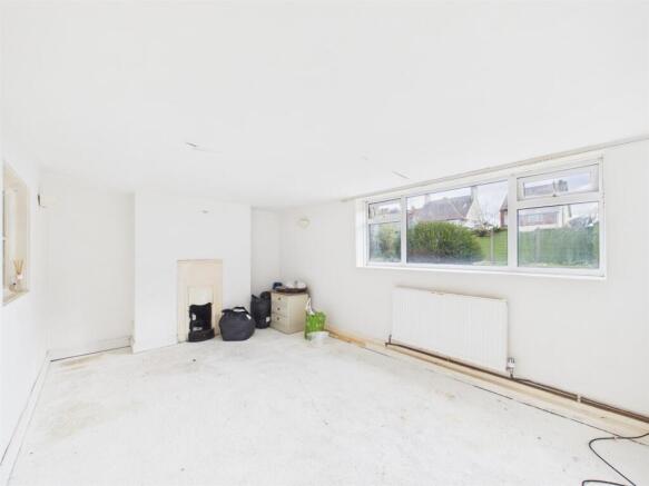 2 bed Flat for sale Image 8